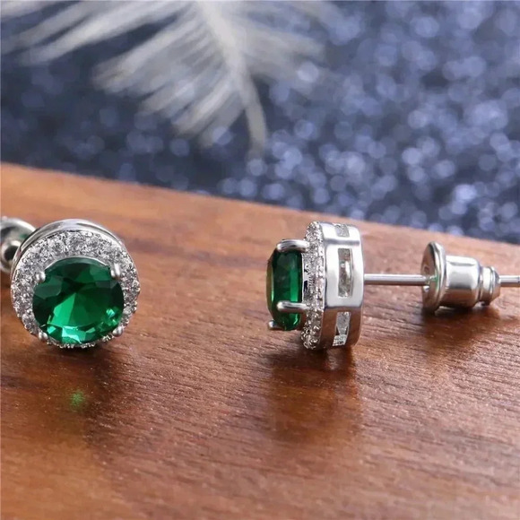 💎925 Silver Plated CZ Classic Stud Earrings for Women, UNVN12442 - Picture 1 of 3